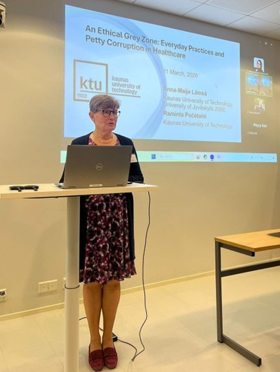dr. Anna-Maija Lämsä dr. Anna-Maija Lämsä